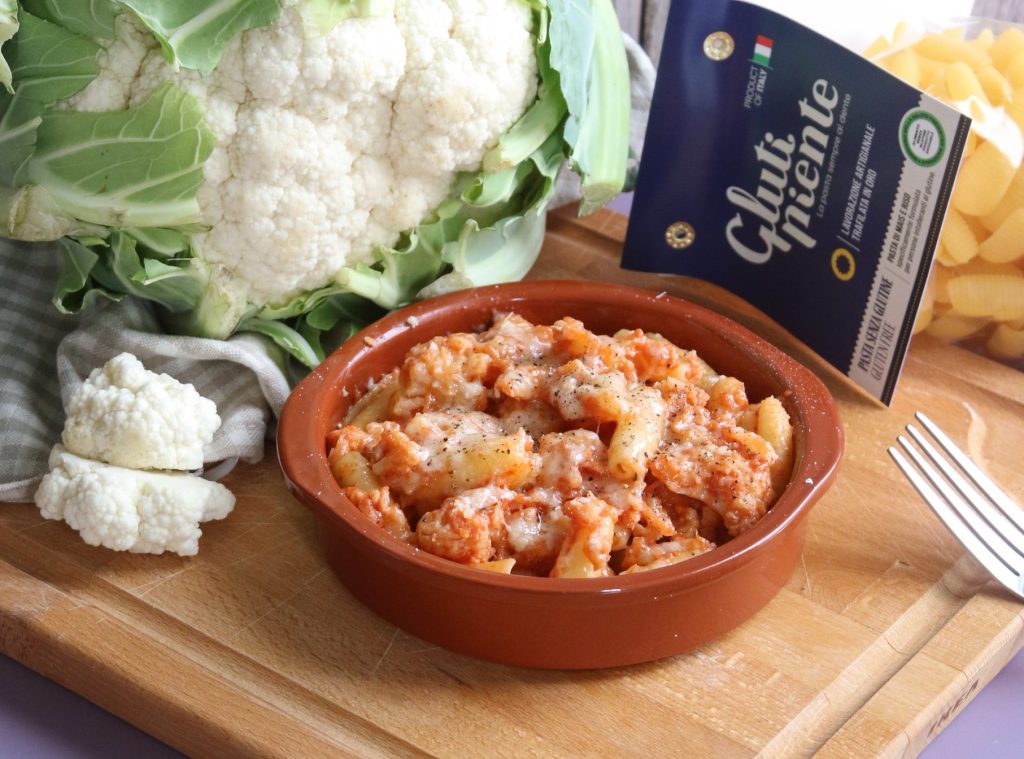 Gnocchetti gratinati al forno con cavolfiore e salsa di pomodoro